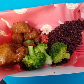 Plum Burgers - General Tso's Cauliflower w/ forbidden rice and broccoli. - Food Trucks Near Me - Seattle, Washington Plum Burgers - General Tso's Cauliflower w/ forbidden rice and broccoli. - Food Trucks Near Me - Seattle, Washington
