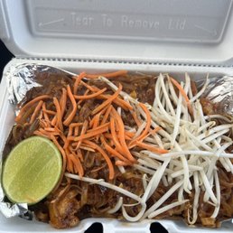 chicken PAD THAI chicken PAD THAI