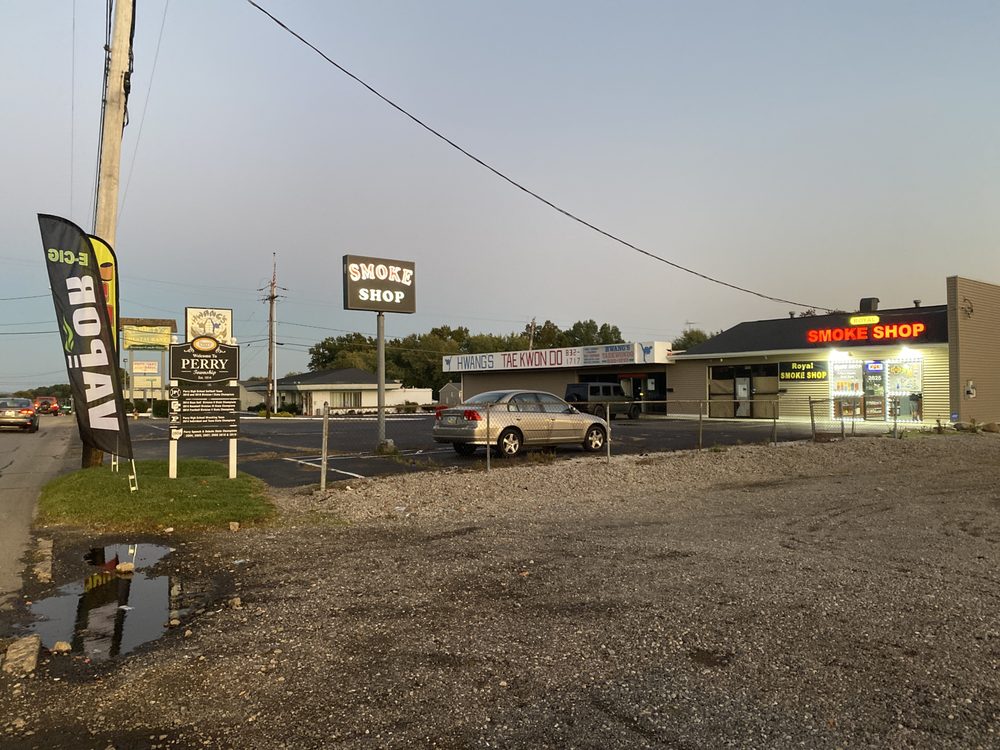 ROYAL SMOKE SHOP MASSILLON Updated July 2024 2825 Lincoln Way E