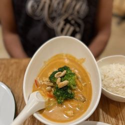 Big Monster Sushi&Thai KAPAA - Panang Curry (peanuts) ~ Stir fried nutty sauce, basil, bell peppers, broccoli, peanuts, choice of meat
