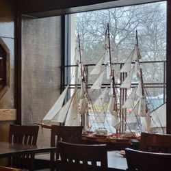 Hoshi Sushi - The large picture window