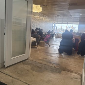 Grove Coffee - Seating area - Coffee & Tea Near Me - Oak Lawn, Illinois