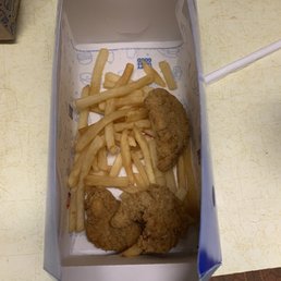 3 piece chicken strip meal.