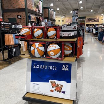 DICK'S Sporting Goods - Sports Wear Near Me - Charleston, South Carolina