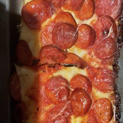 Icon Pizza - Large Motown Detroit Style Pizza