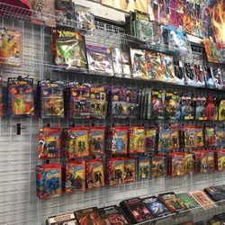 Allstar Comics & Games - Super heroes action figures.