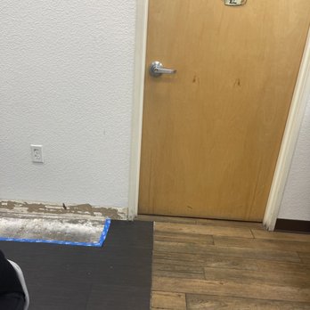 Posare Salon - Floor is gross - Nail Salons Near Me - Las Vegas, Nevada Posare Salon - Floor is gross - Nail Salons Near Me - Las Vegas, Nevada