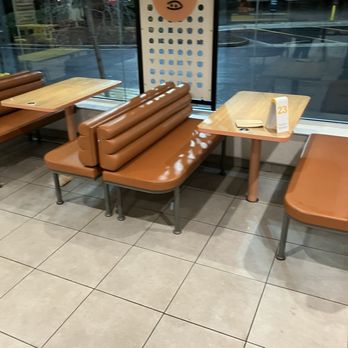 McDonald's - Dirty tables - Fast Food Near Me - Chesapeake, Virginia McDonald's - Dirty tables - Fast Food Near Me - Chesapeake, Virginia