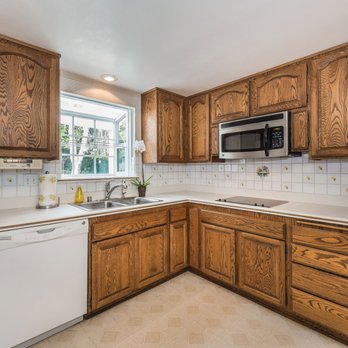 Klutter Kutters - Santa Barbara - Kitchen After - Home Organization Near Me - Santa Barbara, California Klutter Kutters - Santa Barbara - Kitchen After - Home Organization Near Me - Santa Barbara, California