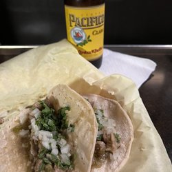Sandtrap Bar & Grill - Chile Verde Tacos