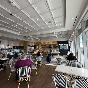 Paris Baguette - people sitting at tables in a cafe - Bakeries Near Me - Newmarket, Ontario Paris Baguette - people sitting at tables in a cafe - Bakeries Near Me - Newmarket, Ontario