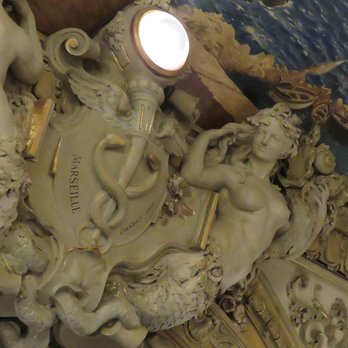 Le Train Bleu - Wall decorations. - French Near Me - Paris, 75 Le Train Bleu - Wall decorations. - French Near Me - Paris, 75