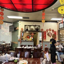 Pho T & L - Interior from front door