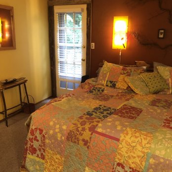 Manitou Lodge B&B - Hotels Near Me - Forks, Washington Manitou Lodge B&B - Hotels Near Me - Forks, Washington