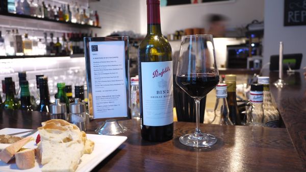 B10 Restaurant, Wine & Gin Bar by null