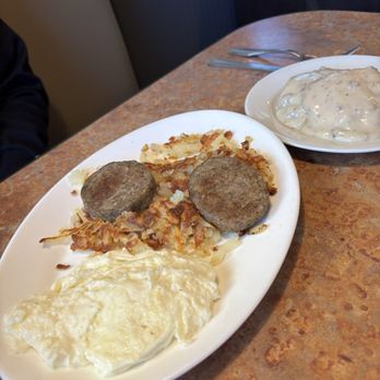 Sunflower Cafe - Eggs, hash browns and Biscuits with gravy - Cafes Near Me - Fort Myers Beach, Florida Sunflower Cafe - Eggs, hash browns and Biscuits with gravy - Cafes Near Me - Fort Myers Beach, Florida