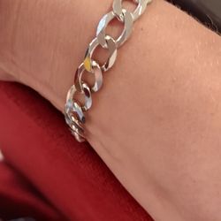 Loucri Jewelers
