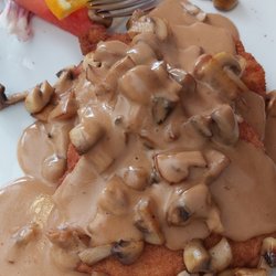 Gaststätte Vorburger Hof - Jägerschnitzel mit frischen Champignons