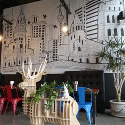 Zoo Eatery & Lounge