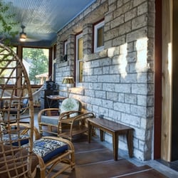 Anderson Bed & Breakfast - Screened porch