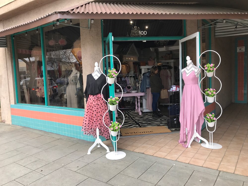 SASSYGEE BOUTIQUE Updated September 2024 254 E Grand, Escondido