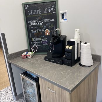 North Brookhaven Veterinary Hospital - Water and coffee station in the waiting area - Veterinarians Near Me - Brookhaven, Georgia North Brookhaven Veterinary Hospital - Water and coffee station in the waiting area - Veterinarians Near Me - Brookhaven, Georgia