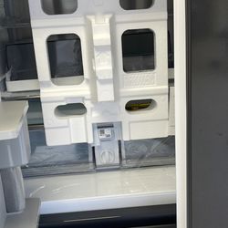 DMV Appliances Outlet - Inside refrigerator