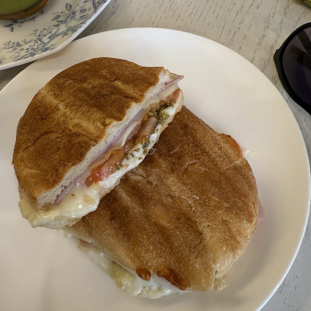 Barbara's Café - Bauru - Coffee & Tea Near Me - Kearny, New Jersey