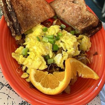 Summer Kitchen - Door County - Breakfast skillet - Breakfast & Brunch Near Me - Ephraim, Wisconsin