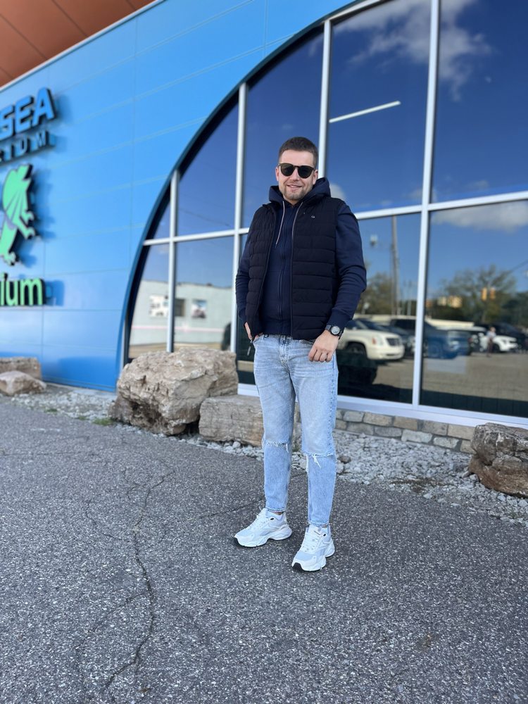 Sofiluck Upholstery & Handyman Services - upholstery in Warren, MI