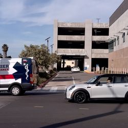 Chula Vista VA Clinic - The large parking structure and the size of the building tells me of the size of the building and the nice front very clean.