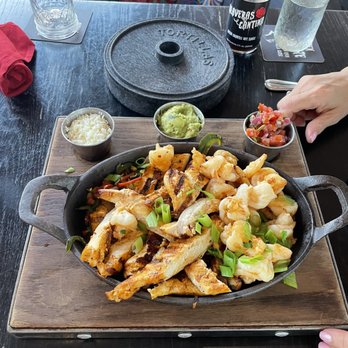 Calaveras Cantina - Chicken fajitas with shrimp - Bars Near Me - Boca Raton, Florida
