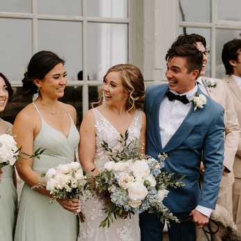 Flowers by Alana - Lush, romantic wedding flowers, bridal party flowers - Floral Designers Near Me - Estacada, Oregon Flowers by Alana - Lush, romantic wedding flowers, bridal party flowers - Floral Designers Near Me - Estacada, Oregon