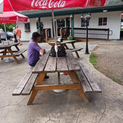 Bentley's Roast Beef - They have both stairs and a ramp at the entrance for easy access.