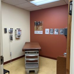 Hometown Urgent Care - Exam room inside Hometown Urgent Care & Occupational Health in Springfield, Ohio
