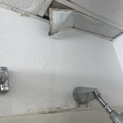 Quality Inn Cromwell - Middletown - Ceiling falling and dripping moldy water from room above
