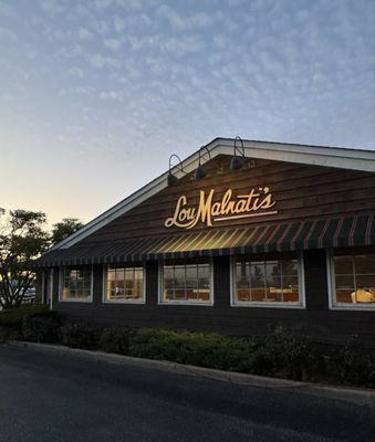 Lou Malnati's Pizzeria by null