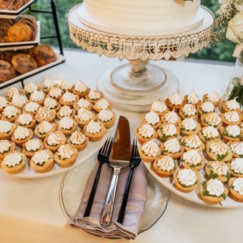 Sweet Condesa - Pandan Meringue Tartlets - Desserts Near Me Sweet Condesa - Pandan Meringue Tartlets - Desserts Near Me