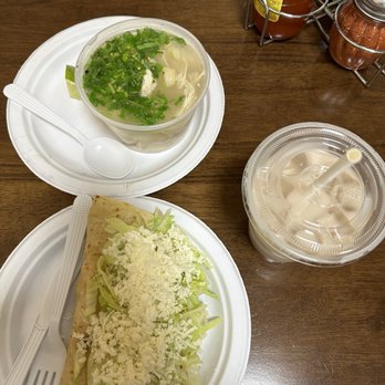 El Tenampa - Quesadilla con carne Horchata Pozole de pollo - Mexican Near Me - Brooklyn, New York El Tenampa - Quesadilla con carne Horchata Pozole de pollo - Mexican Near Me - Brooklyn, New York
