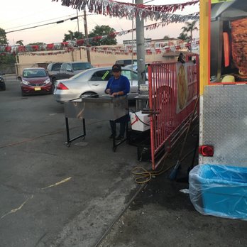 Taqueria El Roble Del Leon - Food Trucks Near Me - Bakersfield, California Taqueria El Roble Del Leon - Food Trucks Near Me - Bakersfield, California