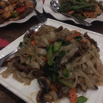 Monark Asian Bistro - Pad See Ew - Chinese Near Me - Riverside, California Monark Asian Bistro - Pad See Ew - Chinese Near Me - Riverside, California