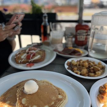 Turning Point - Breakfast & Brunch Near Me - Hoboken, New Jersey