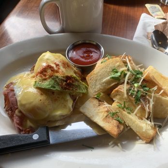 Eat Chow - Egg Benedict - Breakfast & Brunch Near Me - Costa Mesa, California