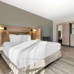 Best Western Plus Atlanta Airport-East - King Room Balcony