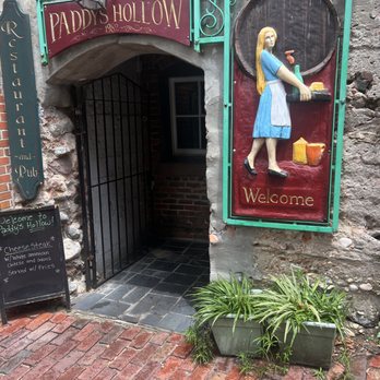Paddy's Hollow - American Near Me - Wilmington, North Carolina Paddy's Hollow - American Near Me - Wilmington, North Carolina