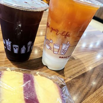 85°C Bakery Cafe-San Antonio - Thai Tea and an Americano - Bakeries Near Me - San Antonio, Texas 85°C Bakery Cafe-San Antonio - Thai Tea and an Americano - Bakeries Near Me - San Antonio, Texas
