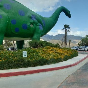 Cabazon Dinosaurs - Entering the parking lot to see the dinosaurs. - Museums Near Me - Cabazon, California