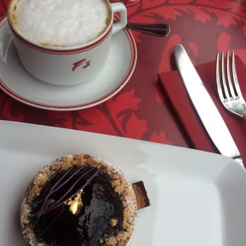 Le Fouquet's - Little Dessert for a big money - French Near Me - Paris, 75