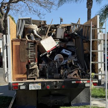 Junk Bullys - Junk Removal & Hauling Near Me Junk Bullys - Junk Removal & Hauling Near Me