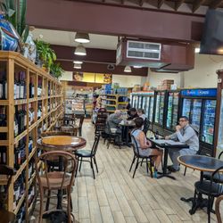 El Nuevo Siglo Supermarket - Inside